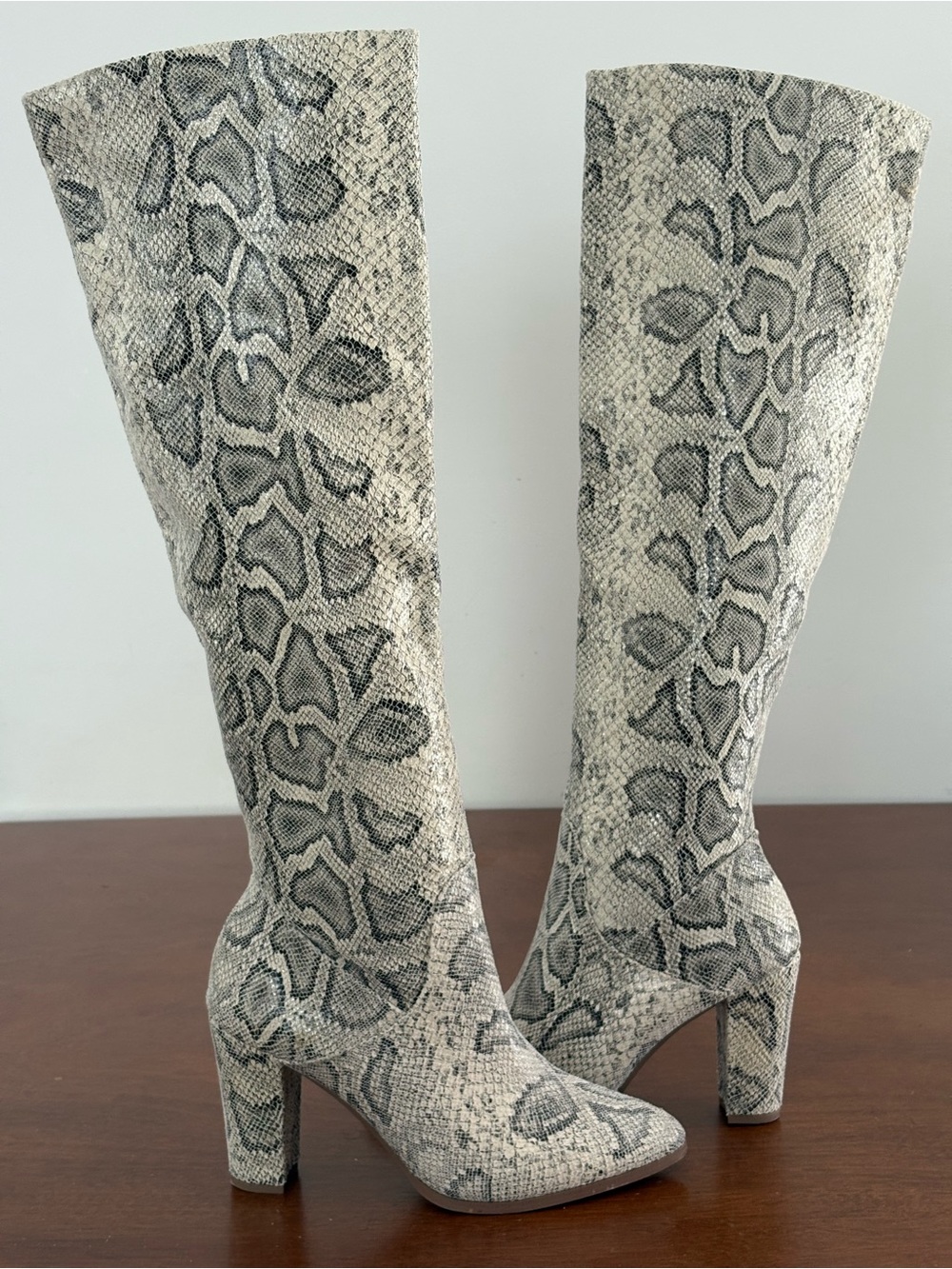 Express Snakeskin Print Knee High Boots Size 9 Block Heel Pointed Toe